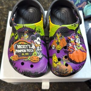 Mickey halloween crocs